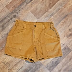 👖Old Navy Tan Paper Bag Shorts
